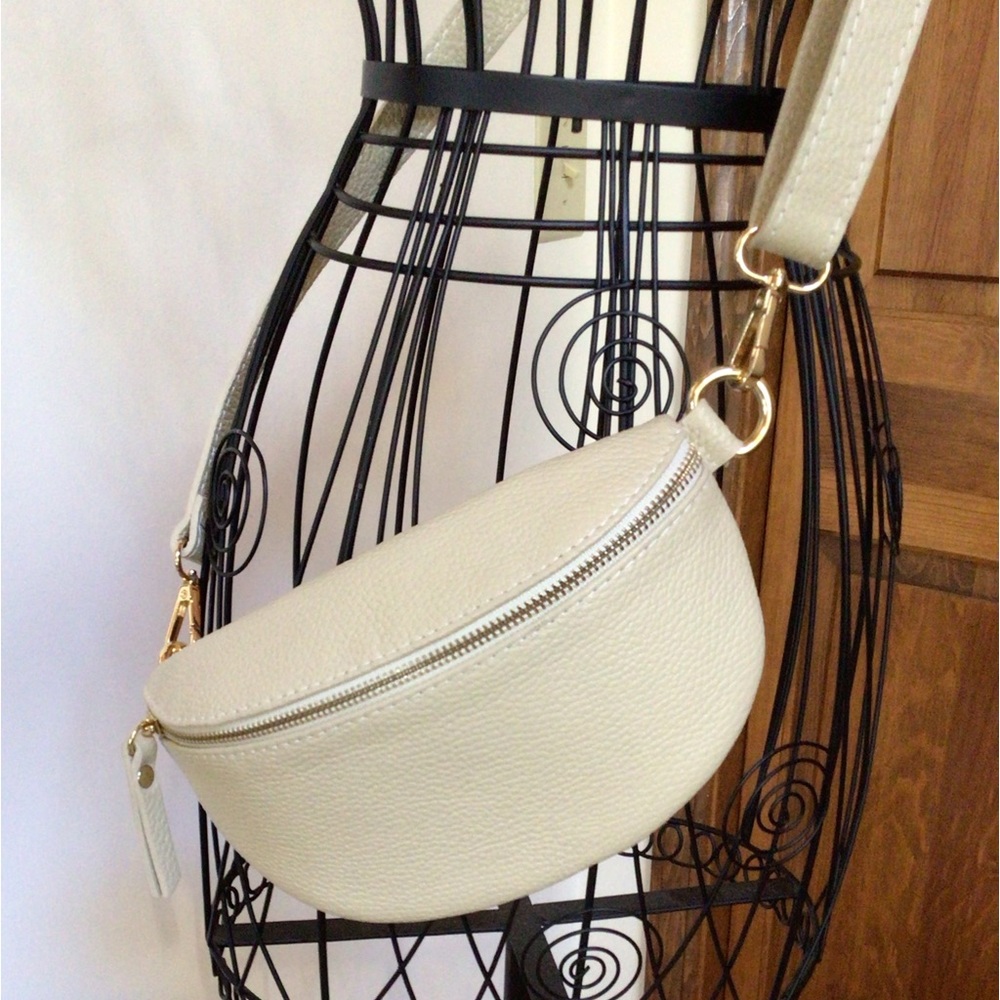 Diva Bags,Beautiful Ivory, crossbody or waist bag 10”x6” - Picture 1 of 7